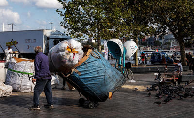 Daily recycling in Istanbul