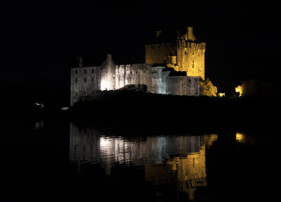 Night colors of the Eilean Donan Castle