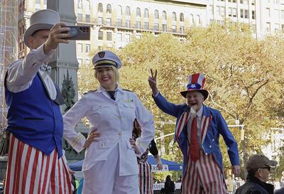 Uncle Sam likes selfies